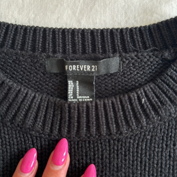 Forever 21 Cut out sweater - Picture 3 of 3